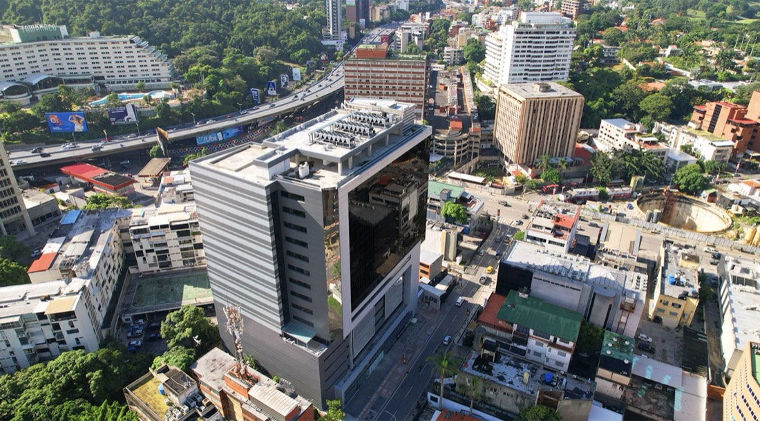 Avenida en Las Mercedes